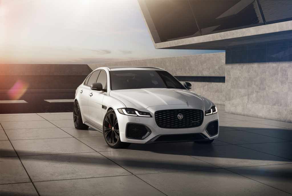 JAGUAR XF AND XE R-DYNAMIC BLACK: ENHANCED DESIGN AND CONNECTIVITY