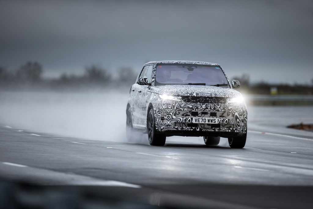 RRS_23MY_01_Gaydon_OnRoad_001_100522