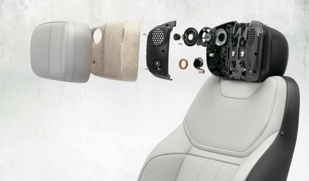 RRS_23MY_08_Headrest Detail_100522