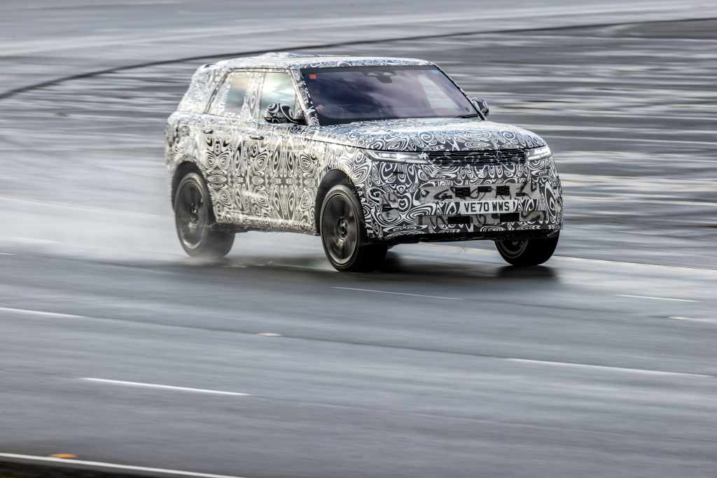 RRS_23MY_02_Gaydon_OnRoad_017_100522