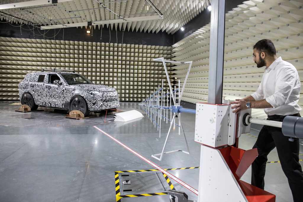 RRS_23MY_18_Gaydon_EMC_107_100522