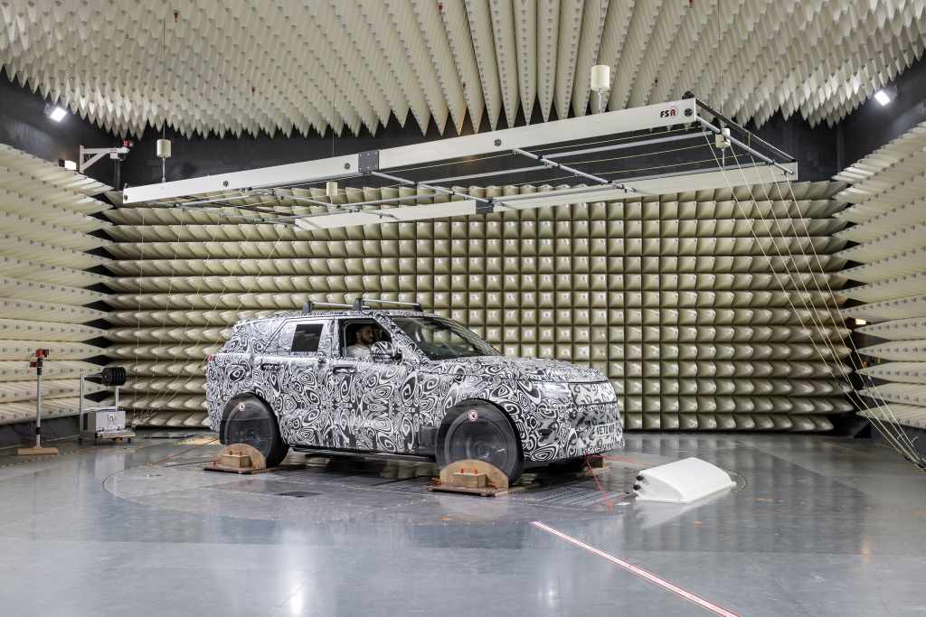 RRS_23MY_17_Gaydon_EMC_101_100522