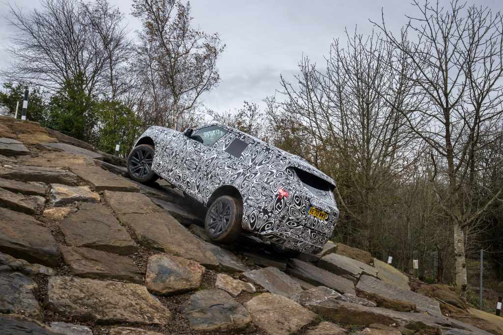 RRS_23MY_10_Gaydon_OffRoad_054_100522