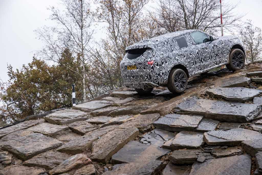 RRS_23MY_12_Gaydon_OffRoad_067_100522