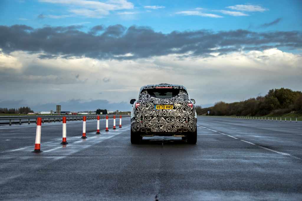 RRS_23MY_03_Gaydon_OnRoad_020_100522