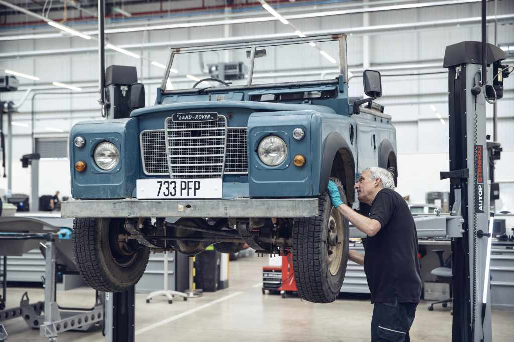LAND ROVER JUBILEE PAGEANT PREPARATIONS