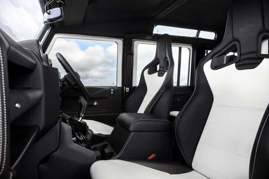 LAND ROVER CLASSIC REVEALS LIMITED EDITION EXPEDITION INSPIRED CLASSIC DEFENDER WORKS V8 TROPHY II  