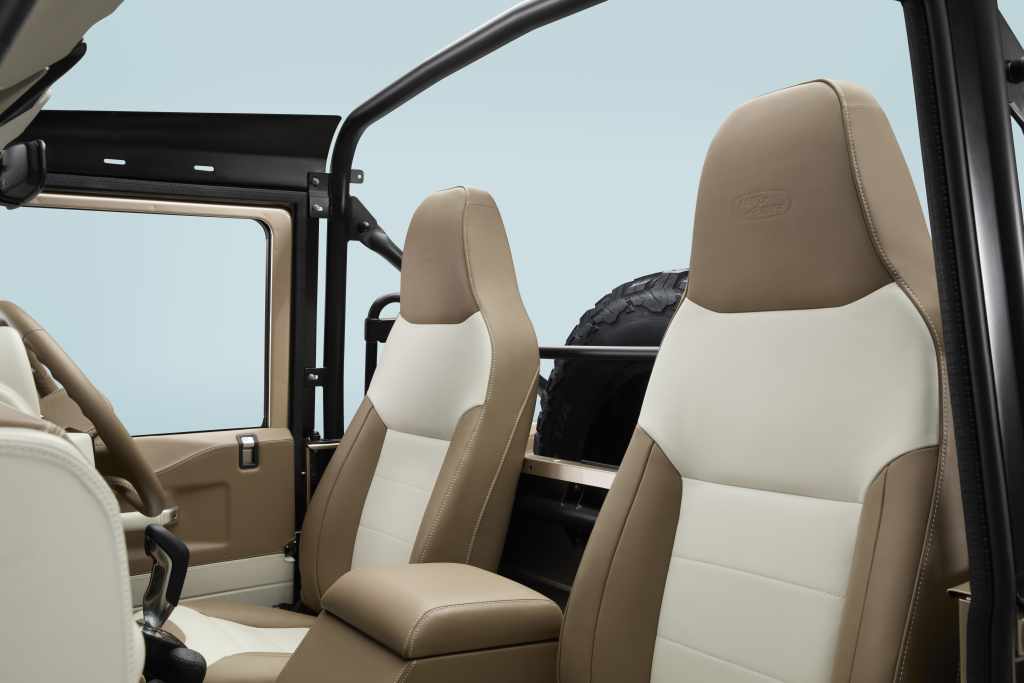 Classic Defender V8 Soft Top