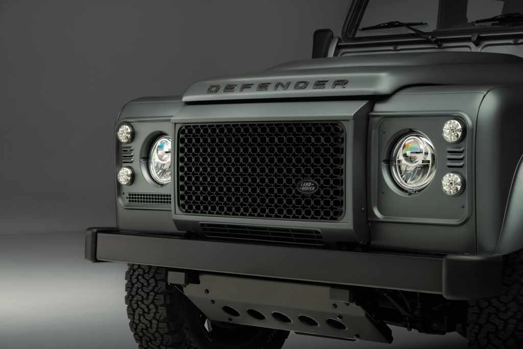 DEF_CLASSIC_V8_OCTA_COLOURS_101225_FAROE_GREEN_GRILLE_08