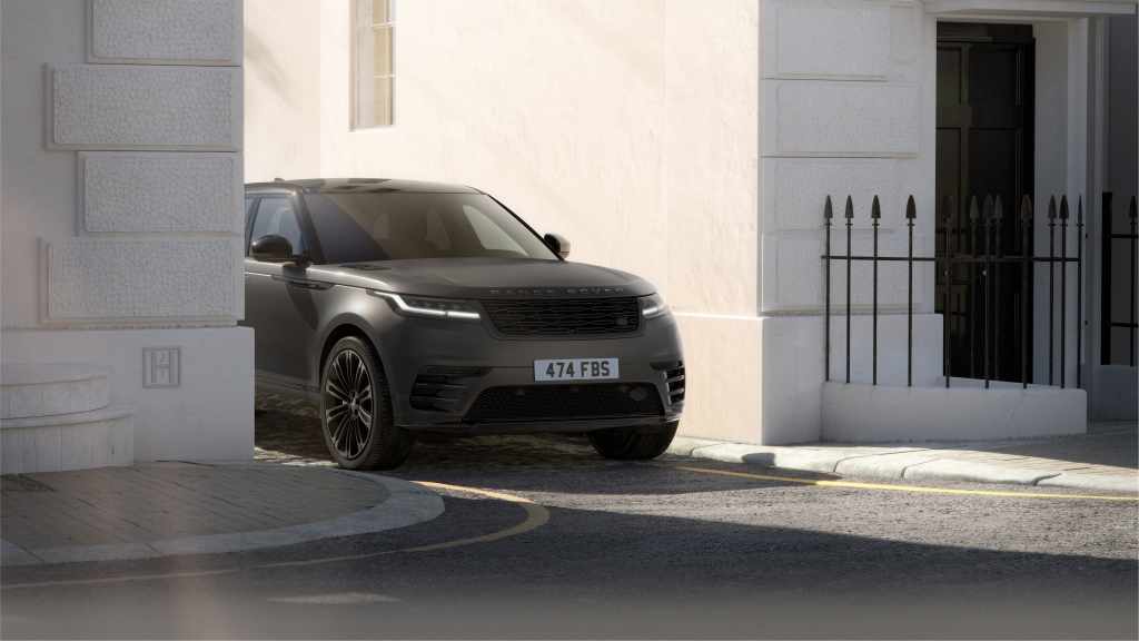 RR_Velar_Belgravia_Edition_27MY_06_Carpathian_Grey_Front34_140126