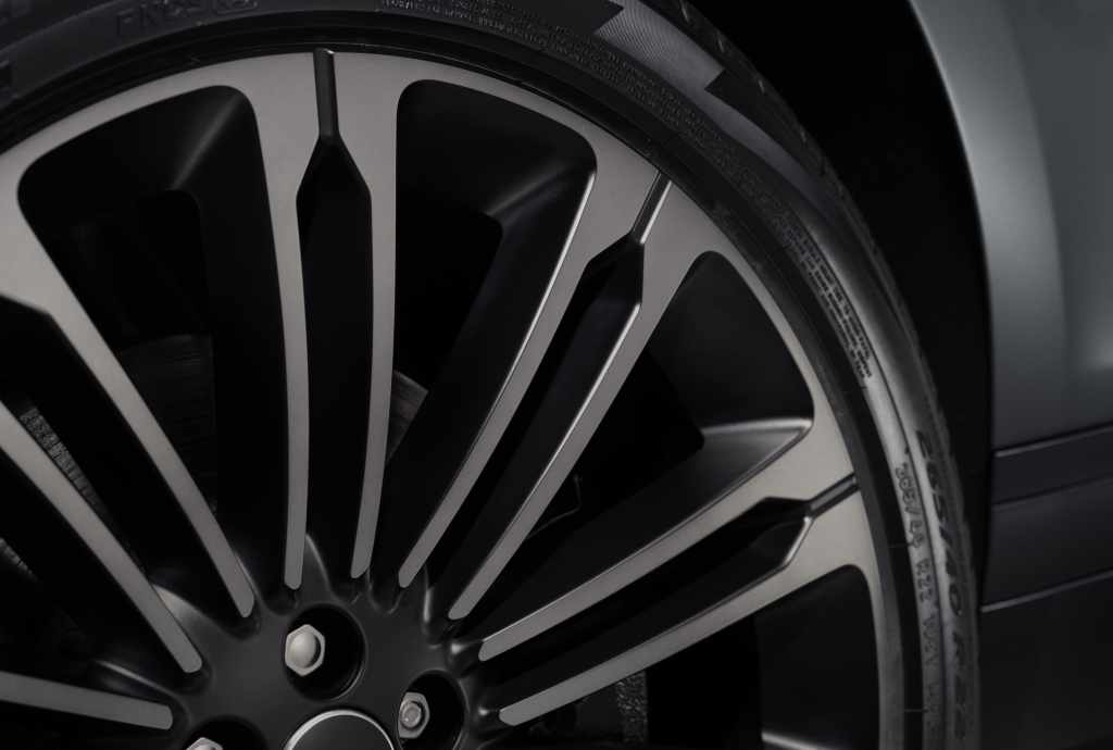 RR_Velar_Belgravia_Edition_27MY_13_Carpathian Grey_Wheel_140126