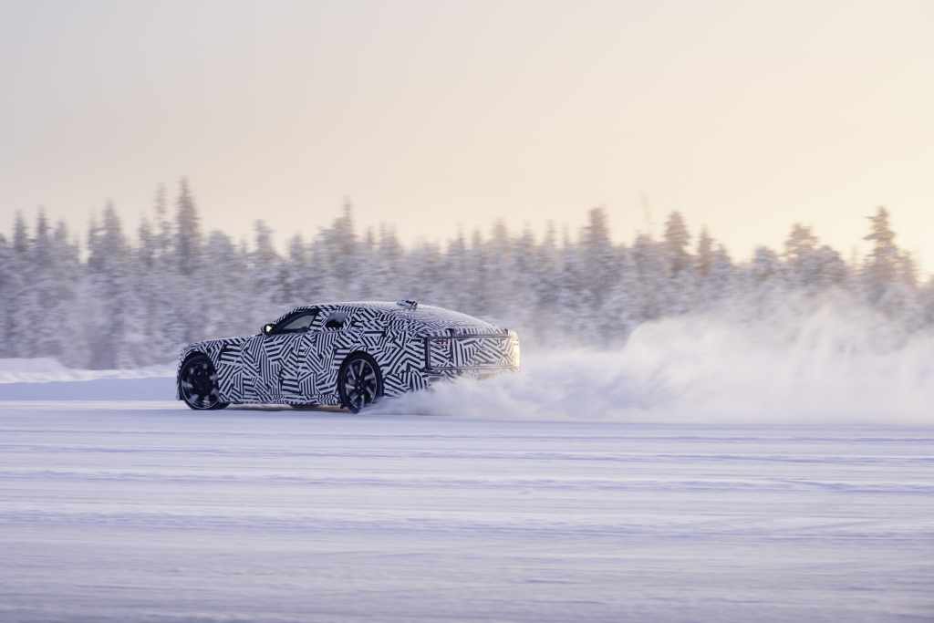 Jaguar_GT_Prototype_07_Rear34_020226
