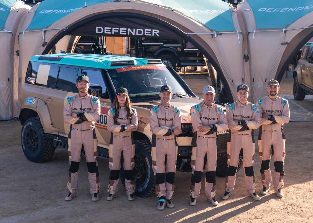 DEFENDER_RALLY_FULL_CREW