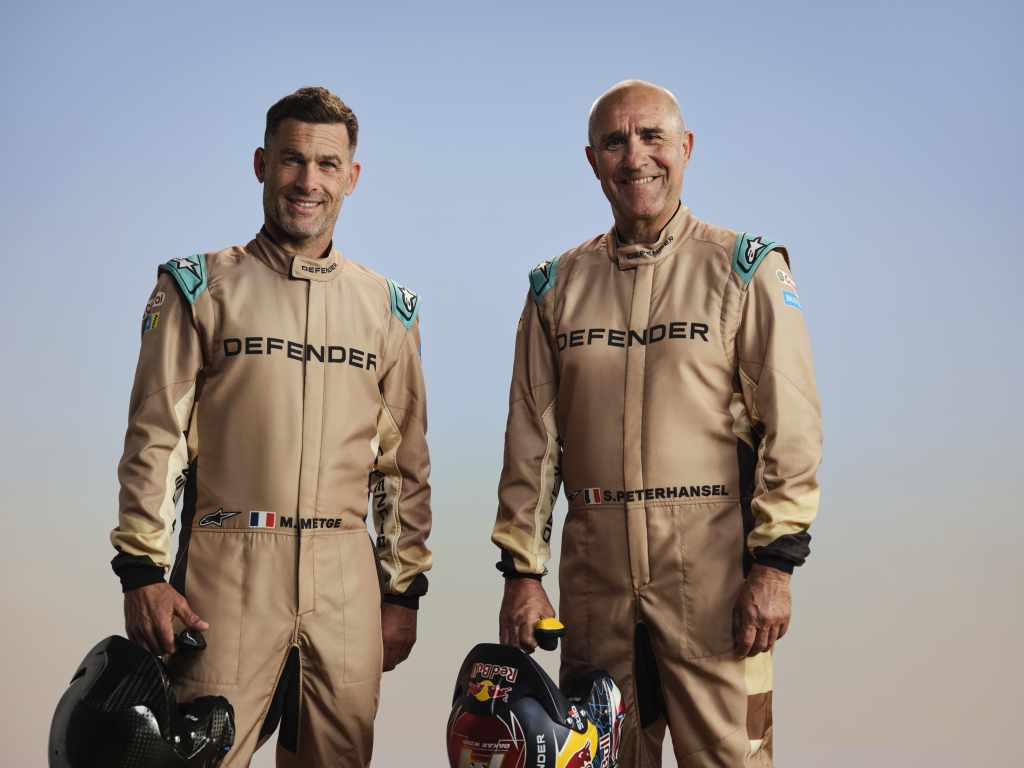 DEFENDER_RALLY_MIKA_METGE_STÉPHANE_PETERHANSEL_001 (1)