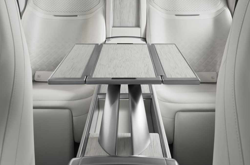 RR_SV_Ultra_27MY_Interior_09_290426