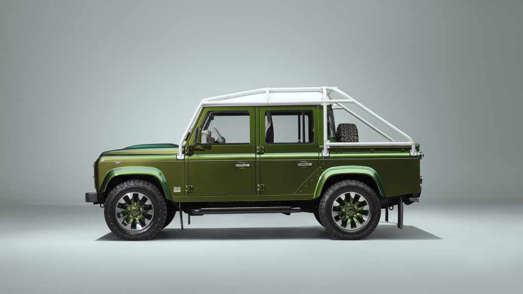 Classic Defender V8 110 Double Cab Pick Up 8
