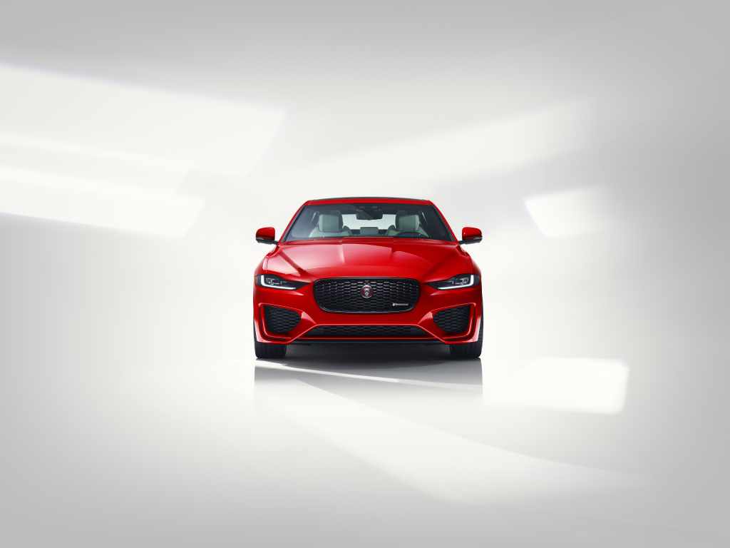 NOUVELLE JAGUAR XE   EXTÉRIEUR AMÉLIORÉ, LUXUEUX INTÉRIEUR REVISITÉ ET NOUVELLES TECHNOLOGIES INTUITIVES