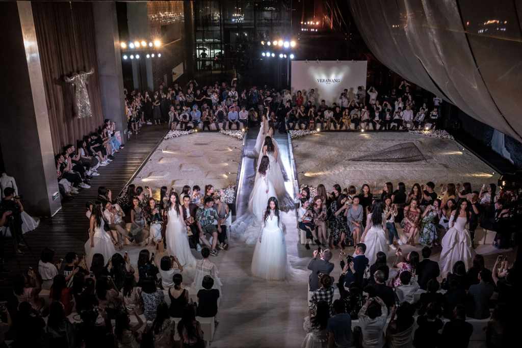 1verawang携手捷豹打造奢华婚纱