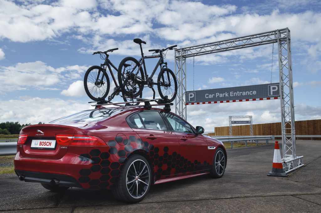 Overhead Clearance Assist - Jaguar Land Rover Technology Showcase