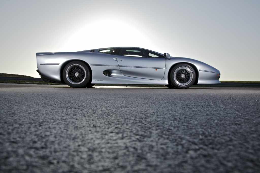 jagxj22020thanniv30011201.jpg?