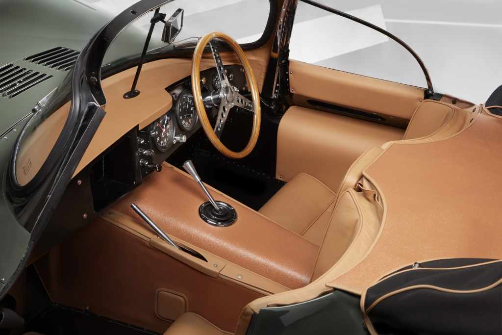 THE 'NEW ORIGINAL': JAGUAR XKSS MAKES WORLD DEBUT IN LOS
