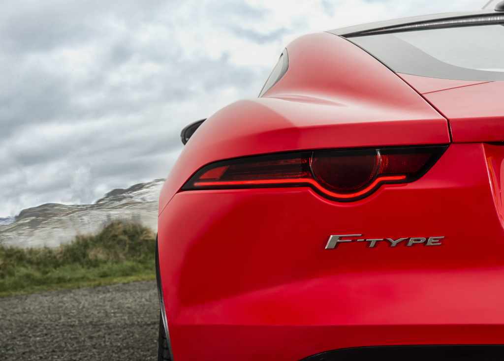 THE NEW JAGUAR F-TYPE FOUR-CYLINDER: A PURE SPORTS CAR