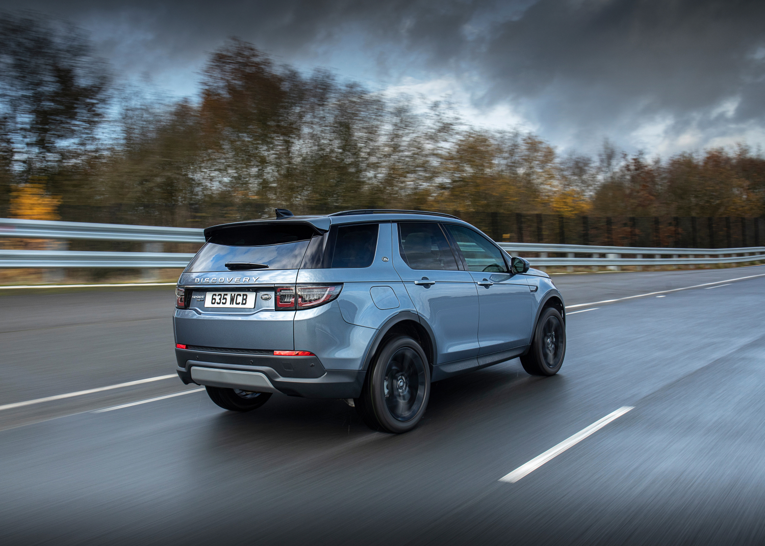DISCOVERY SPORT SUV NOW AVAILABLE AS PLUG-IN HYBRID