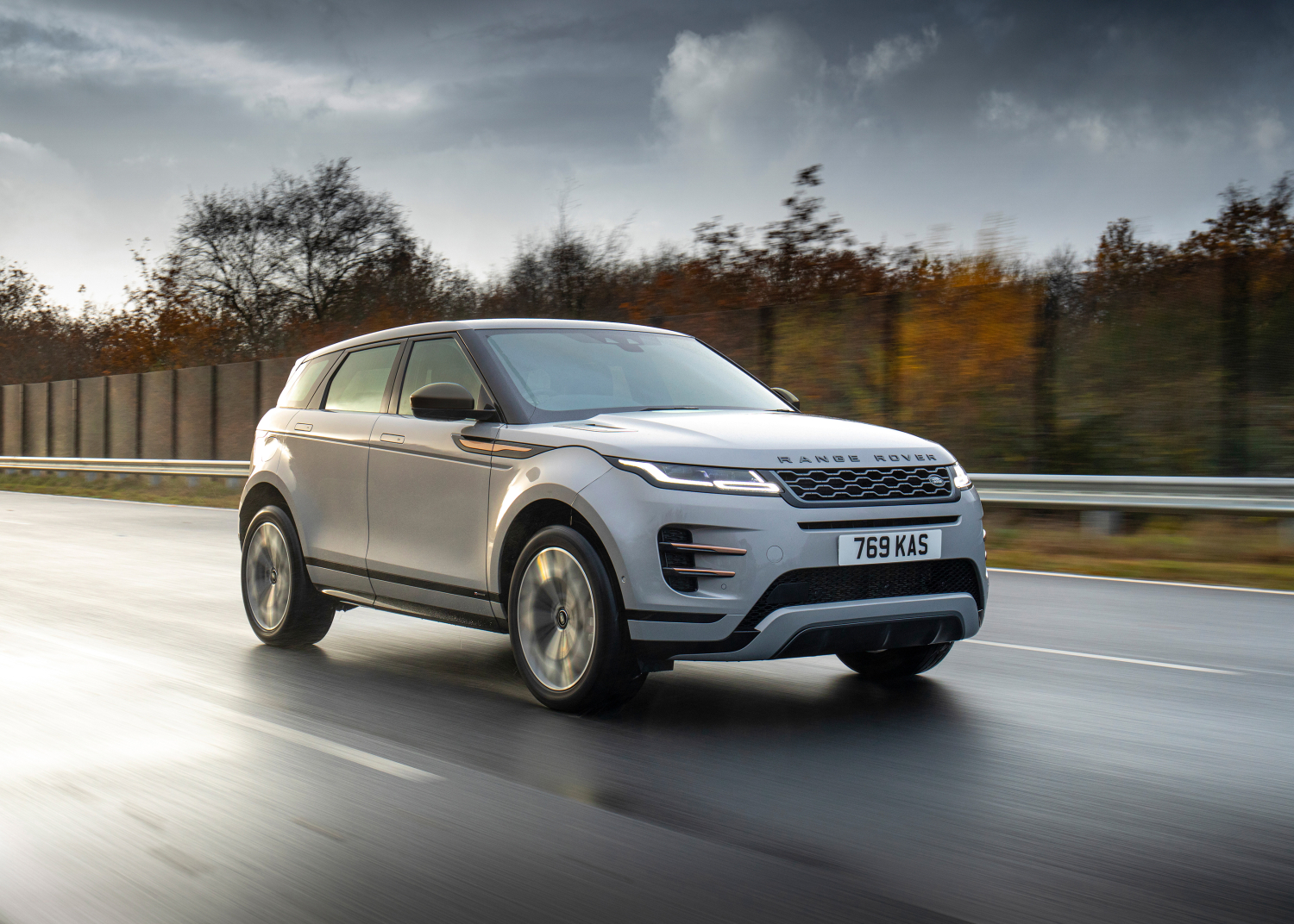 BESTSELLING RANGE ROVER EVOQUE NOW AVAILABLE AS PLUG-IN HYBRID