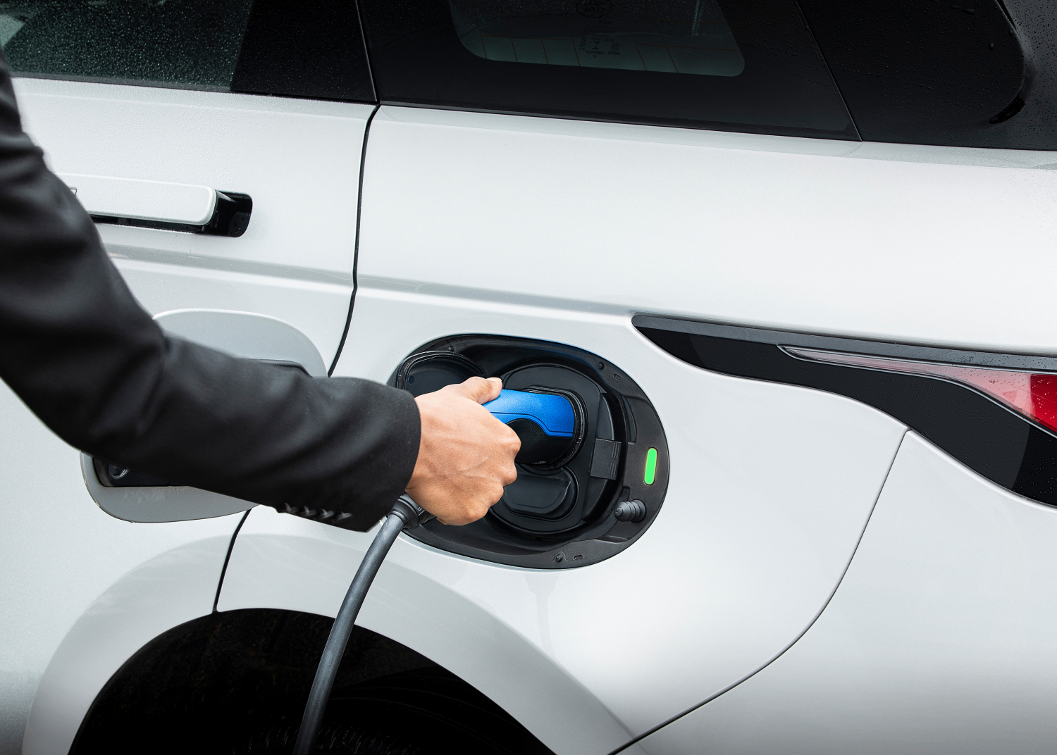 RANGE ROVER EVOQUE NOW AVAILABLE AS PLUG-IN HYBRID