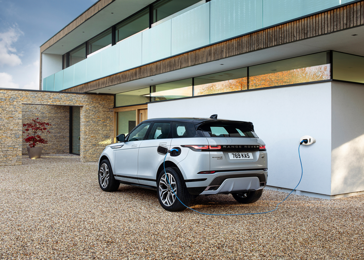 RANGE ROVER EVOQUE NOW AVAILABLE AS PLUG-IN HYBRID