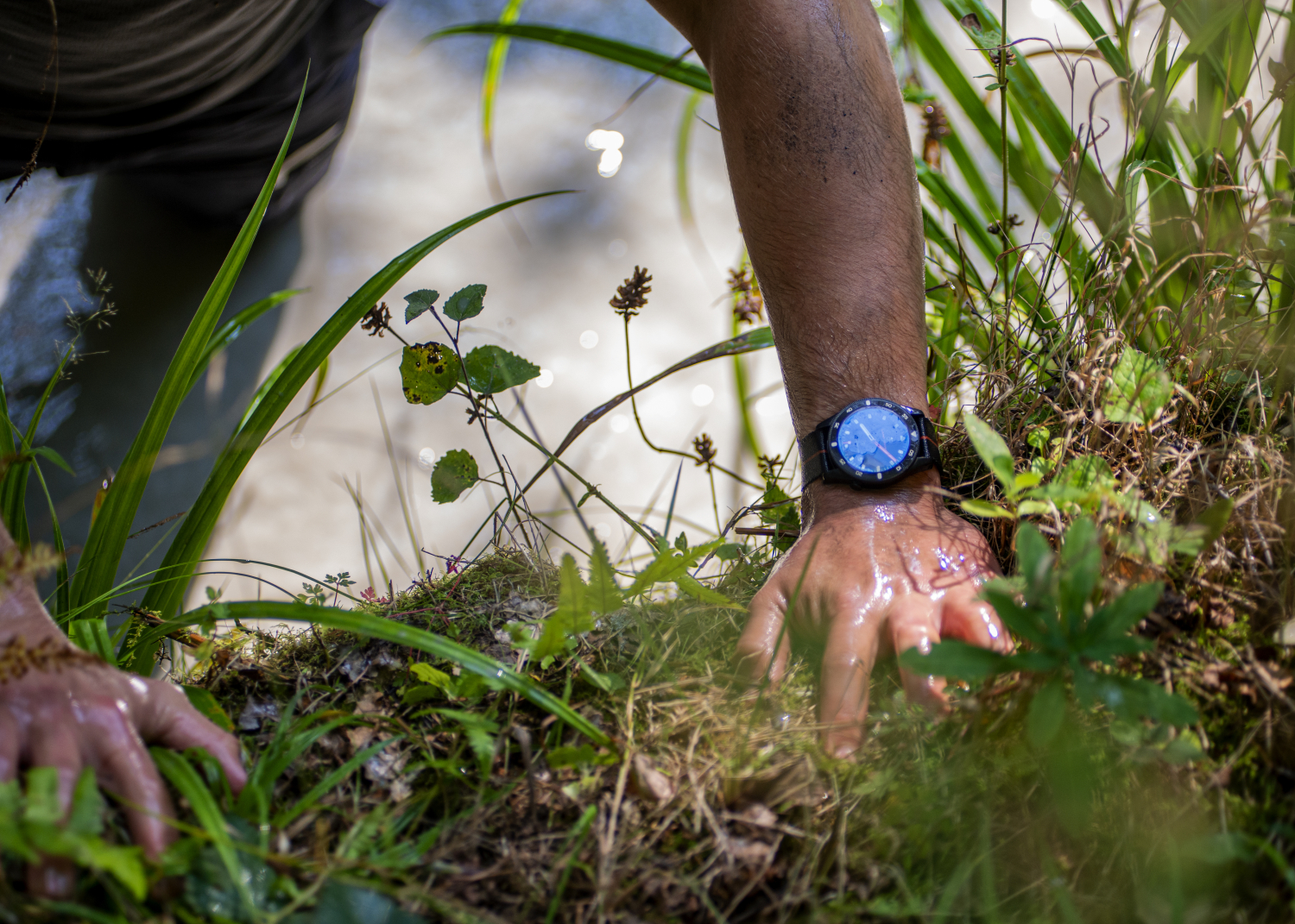 THE WAGER: NEW LAND ROVER X ELLIOT BROWN WATCH INSPIRES RECORD 