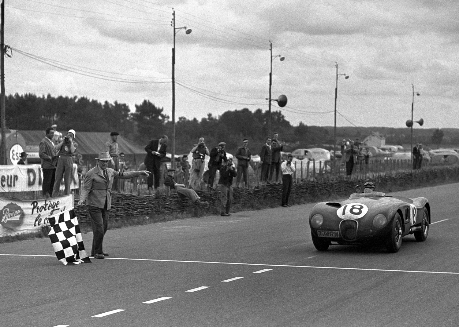 JAGUAR C-TYPE JOINS CLASSIC CONTINUATION FAMILY