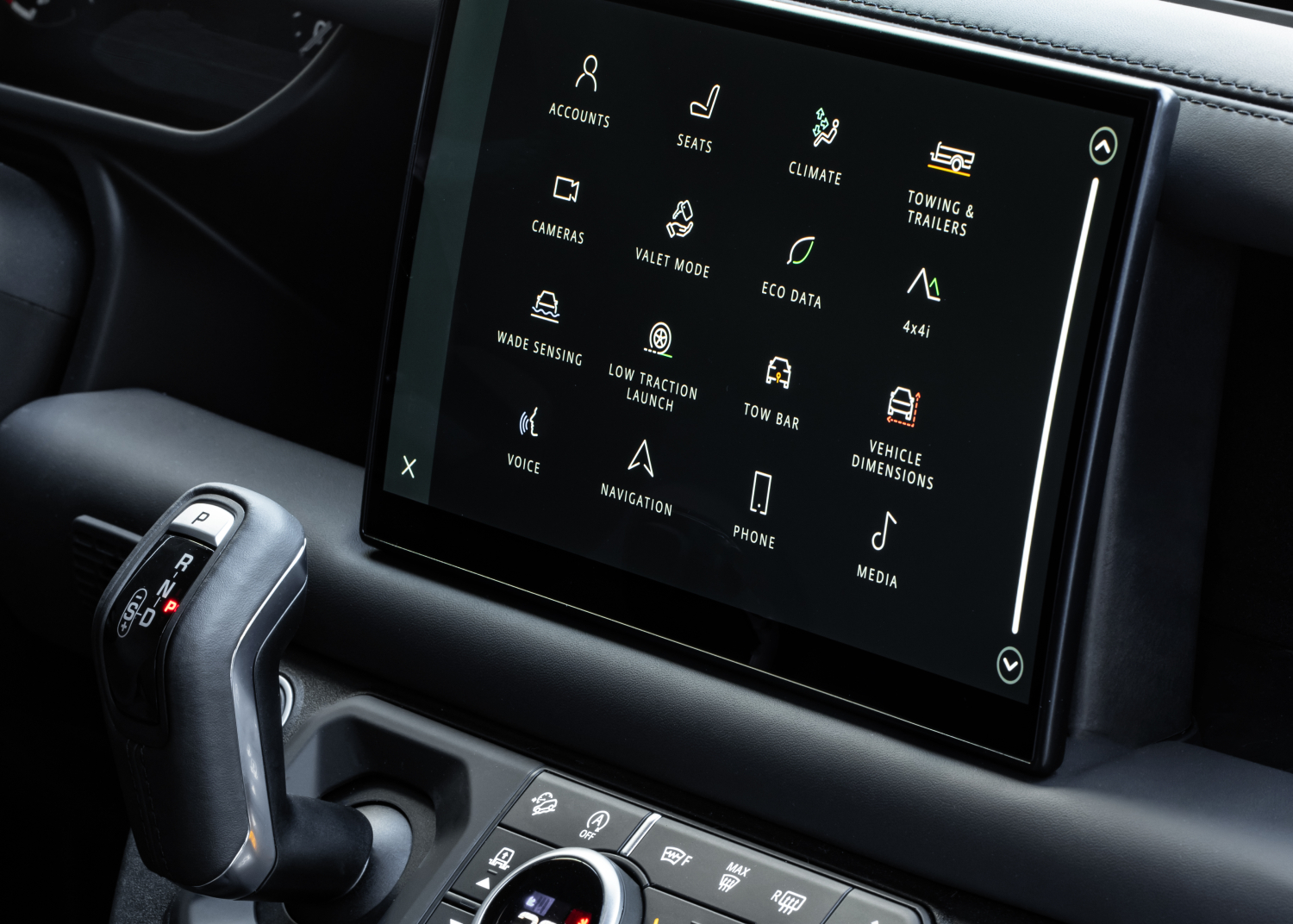 DEFENDER V8 INTERIOR AND DETAIL - IMAGES