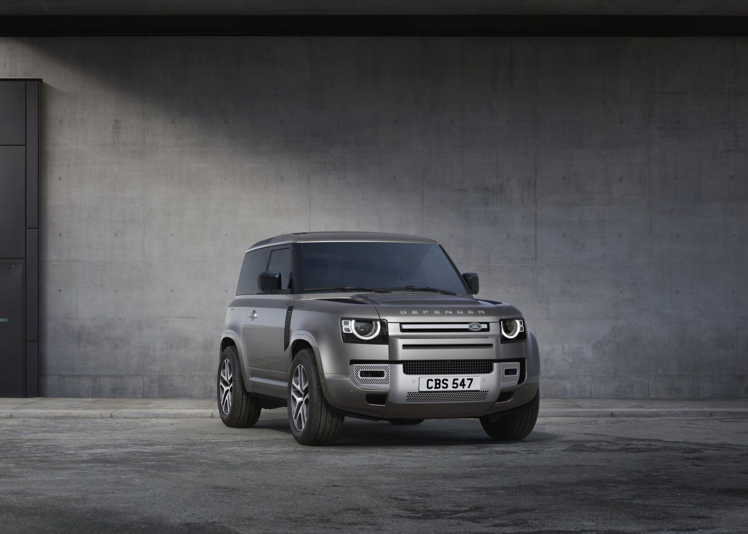  Defender V8 XS Edition