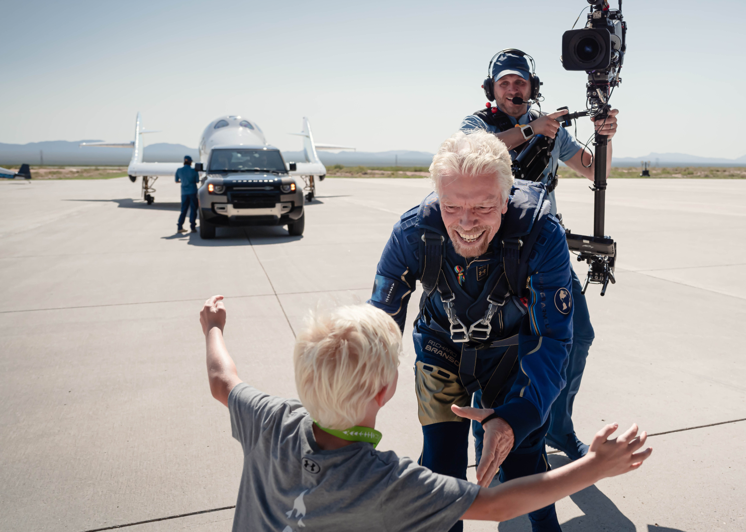  ABOVE AND BEYOND: LAND ROVER SUPPORTS VIRGIN GALACTIC’S FIRST FULLY CREWED SPACE FLIGHT