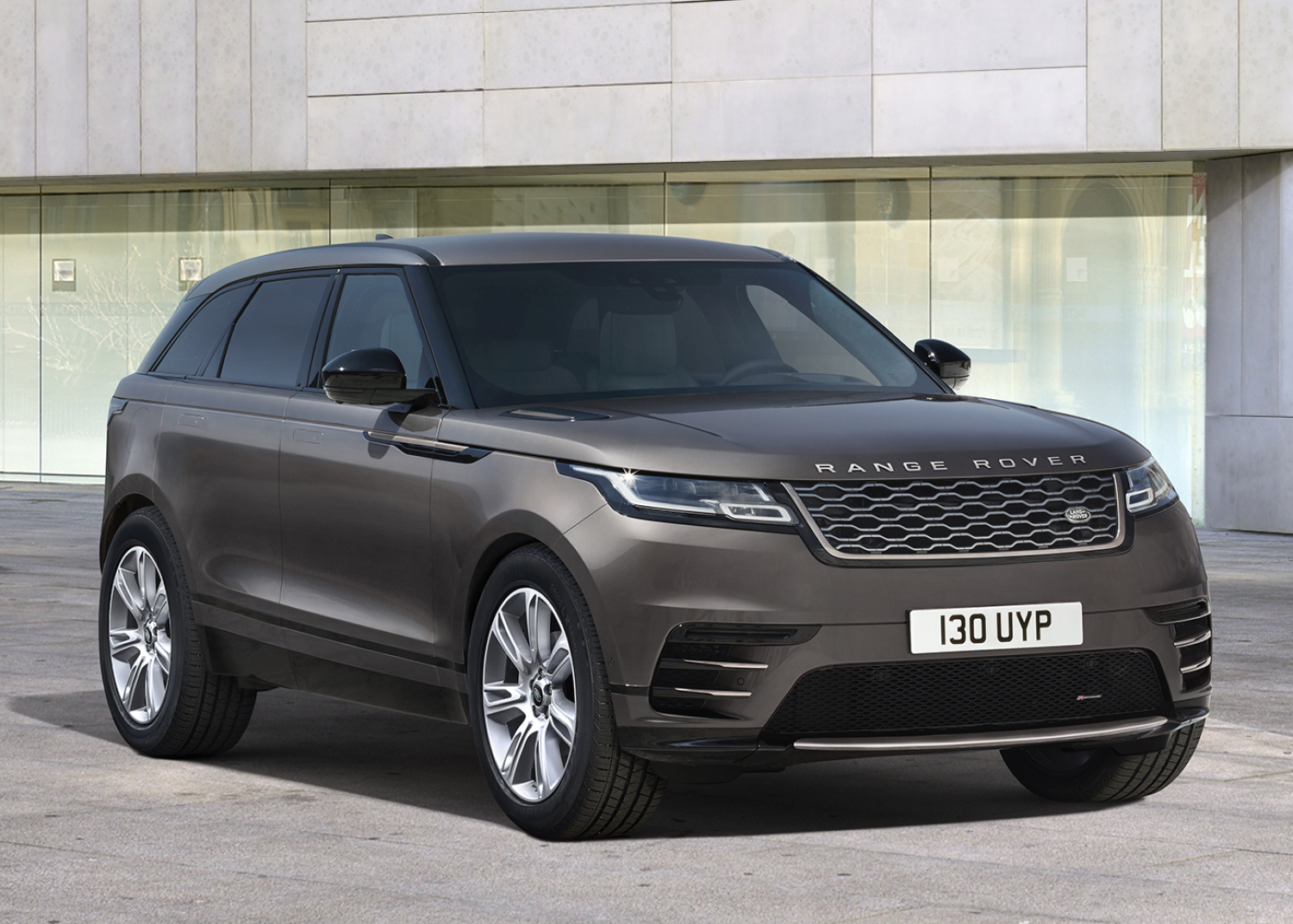 RANGE ROVER VELAR AURIC EDITION 