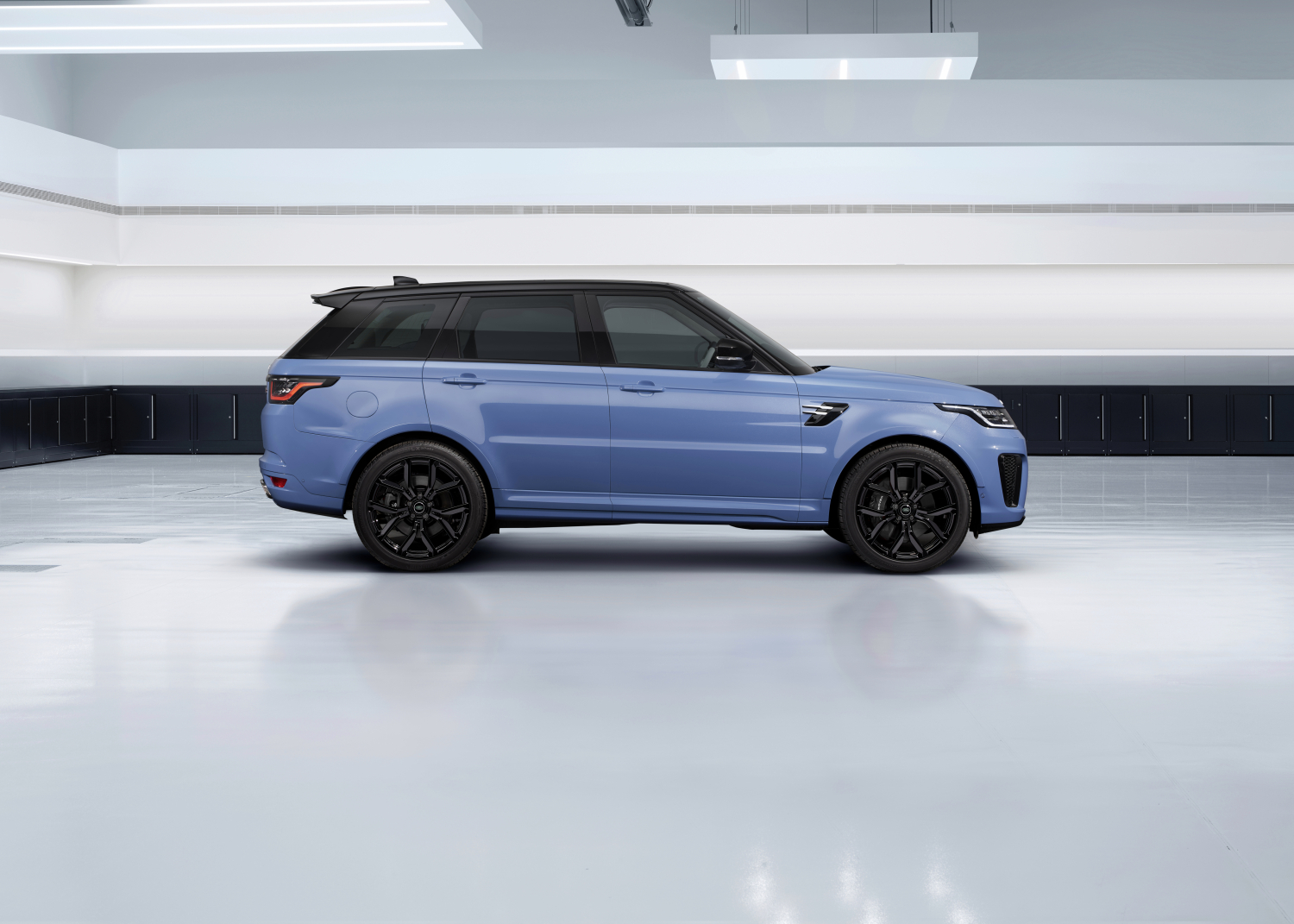 STATIC - RANGE ROVER SPORT SVR ULTIMATE