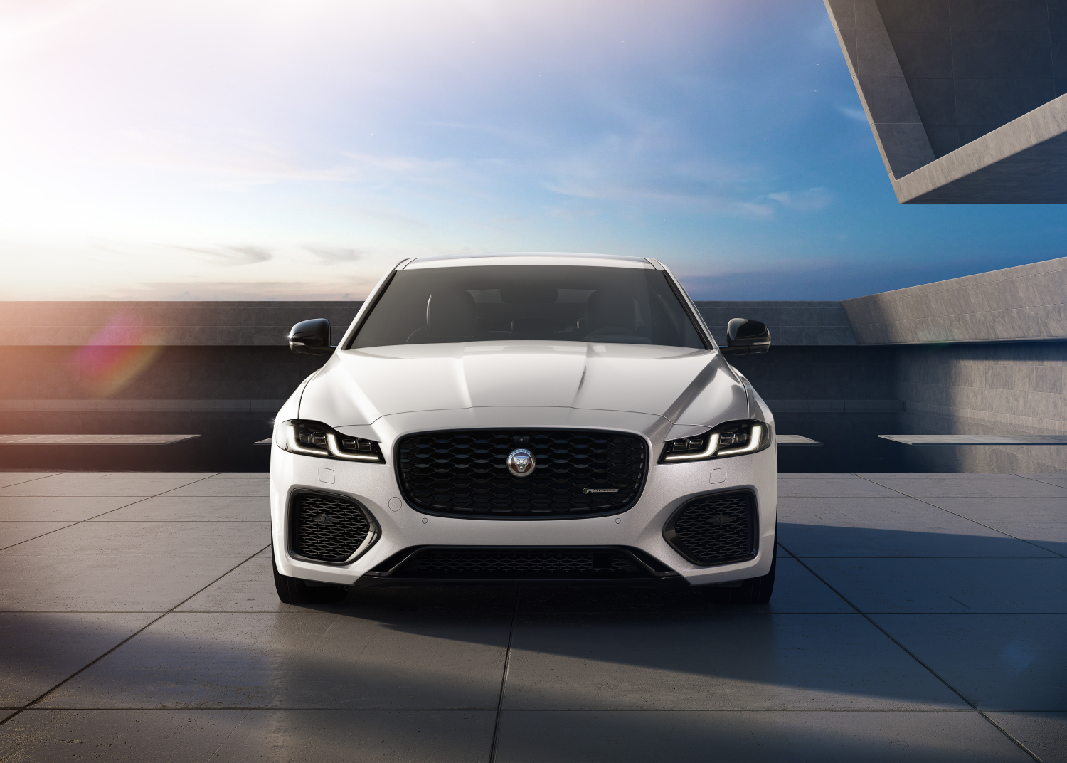 XF Saloon R-Dynamic Black – Ostuni White with Ebony Interior