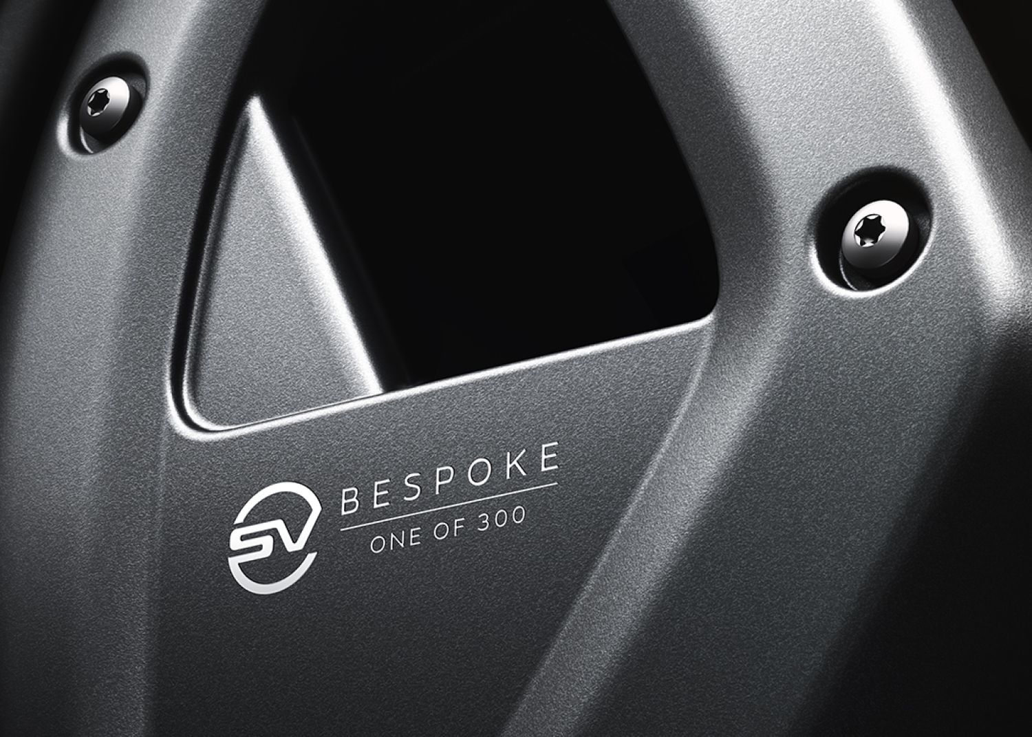 INTERIOR DETAIL - DEFENDER V8 BOND EDITION