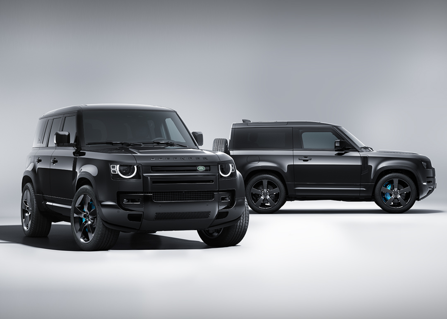 STATIC - DEFENDER V8 BOND EDITION