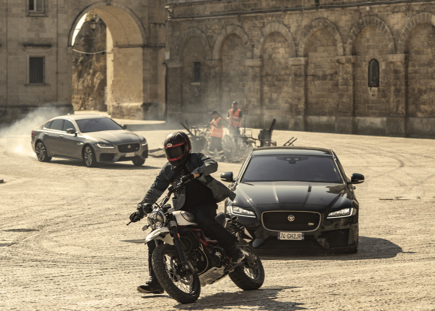  JAGUAR XF MAKES ITS 007 DEBUT IN NO TIME TO DIE