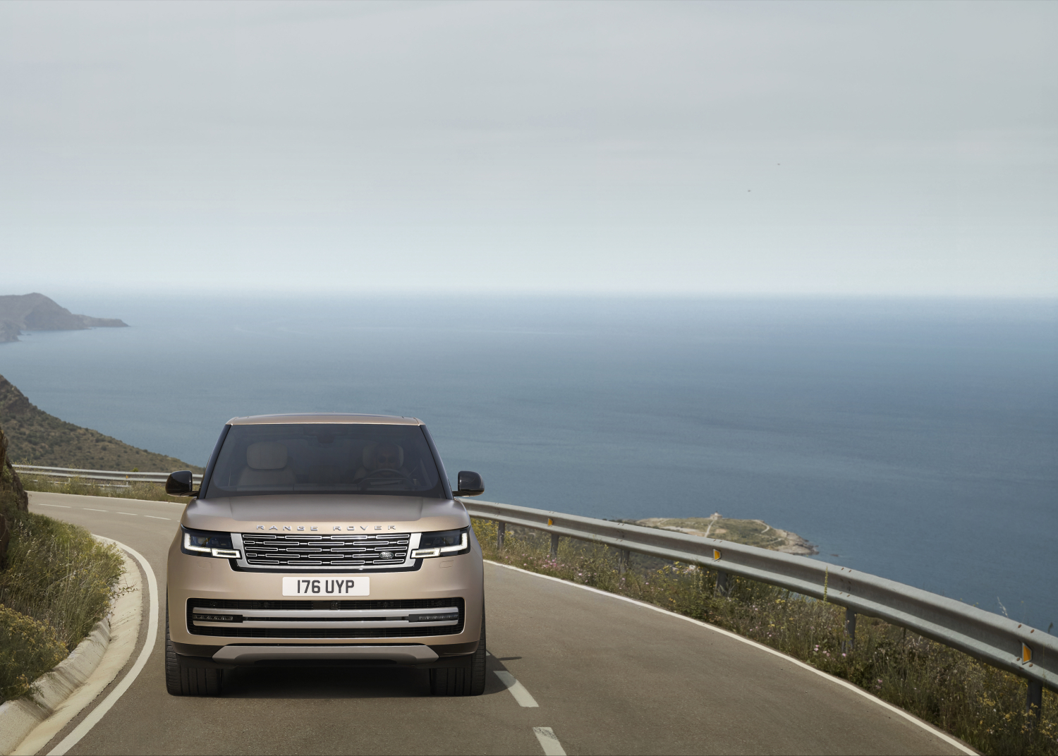  THE NEW RANGE ROVER