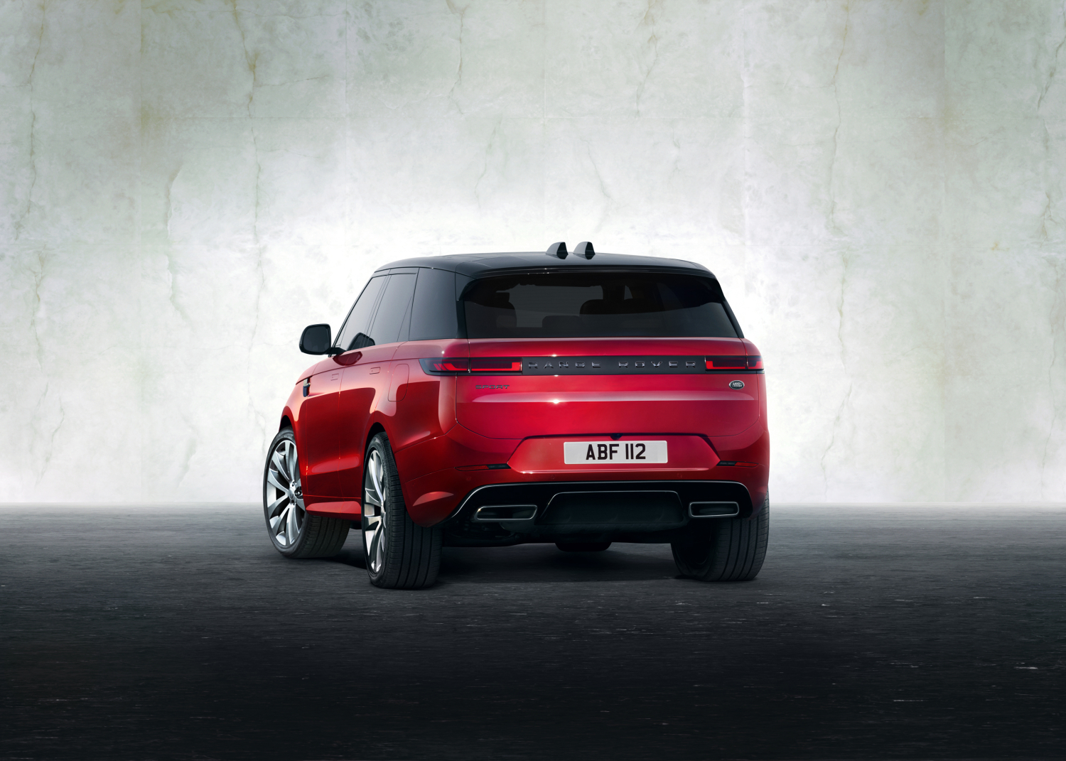 STUDIO - NEW RANGE ROVER SPORT
