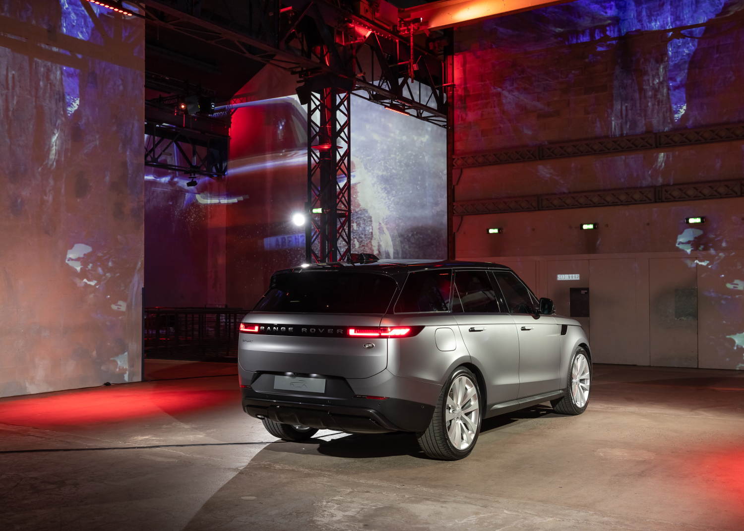 Nouveau Range Rover Sport - Atelier des Lumières
