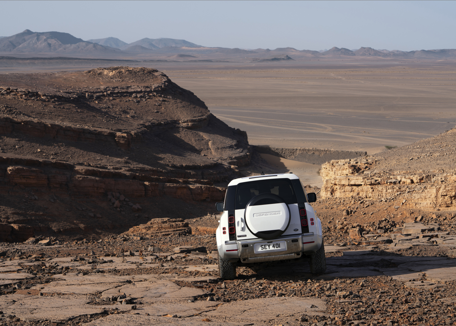 DRIVING (OFF-ROAD) - DEFENDER 130