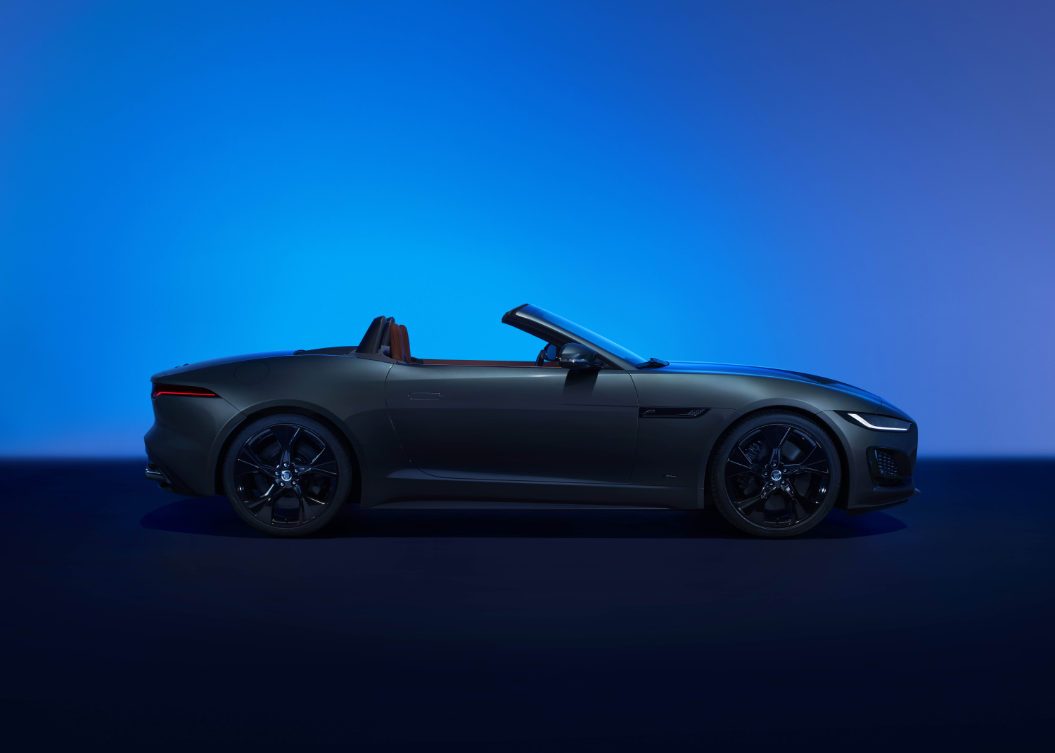 Jaguar F-TYPE 75 Convertible in Giola Green