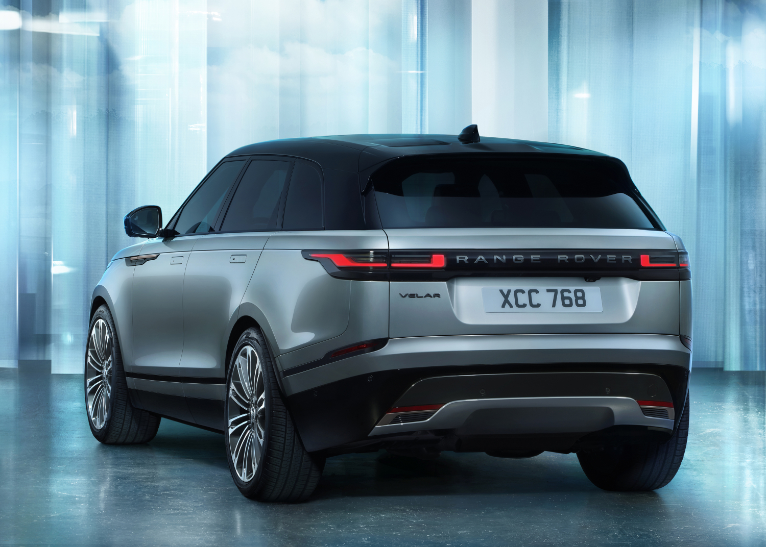 STUDIO - NEW RANGE ROVER VELAR