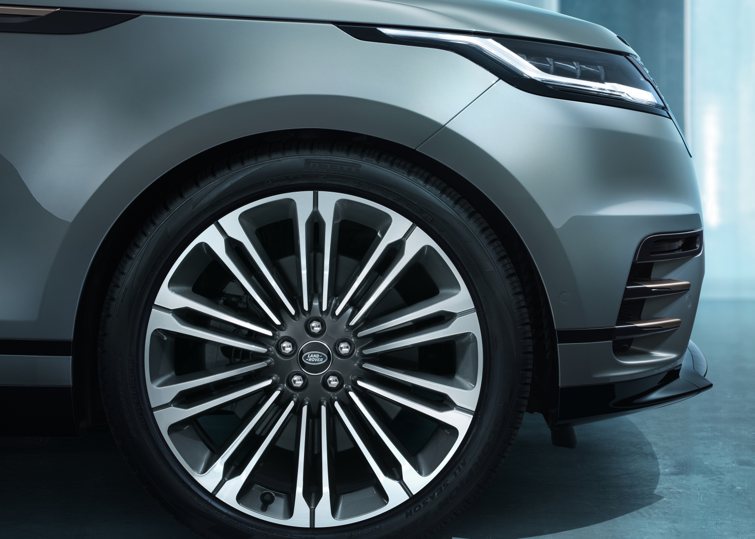 EXTERIOR DETAIL - NEW RANGE ROVER VELAR