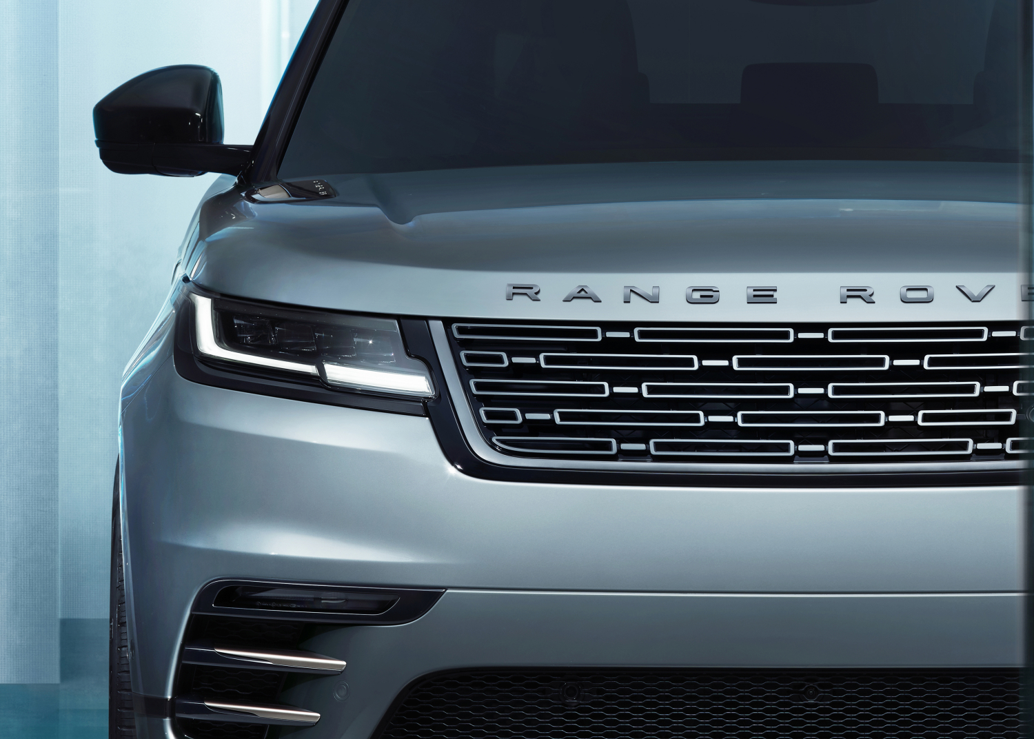 STUDIO - NEW RANGE ROVER VELAR