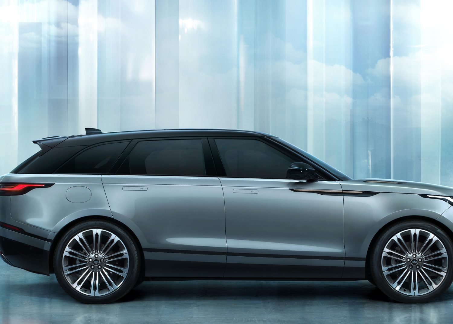 STUDIO - NEW RANGE ROVER VELAR